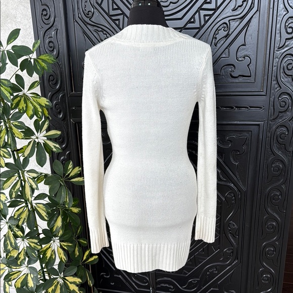 Off-White V-Neck Sweater Dress - Picture 5 of 6